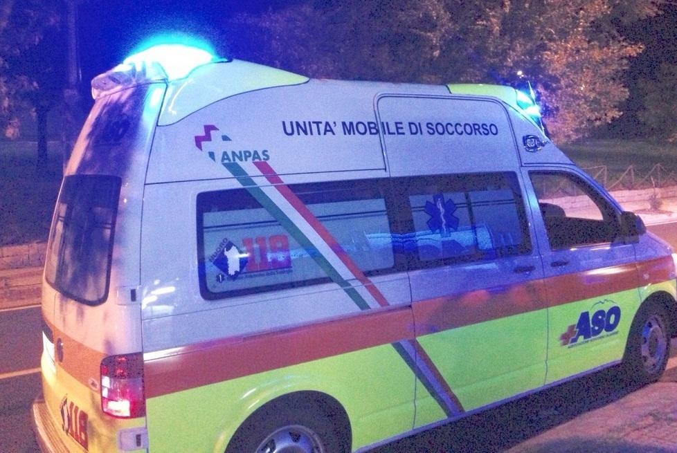 Ha un infarto mentre guida, grave un motociclista tedesco