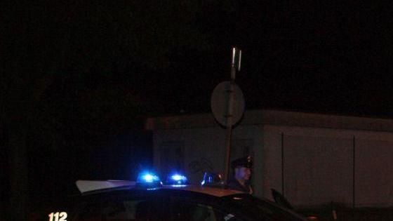 Picchia la moglie davanti ai figli Carabinieri sul posto