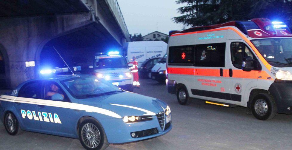 Tenta il suicidio, la polizia lo salva 