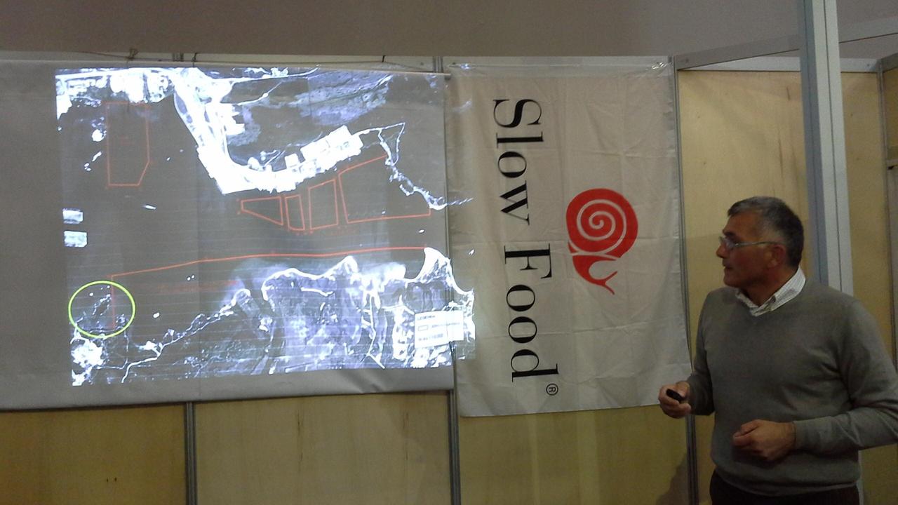 Il rappresentante della Comunità del cibo del golfo Mauro Monaco al Salone del gusto di Torino