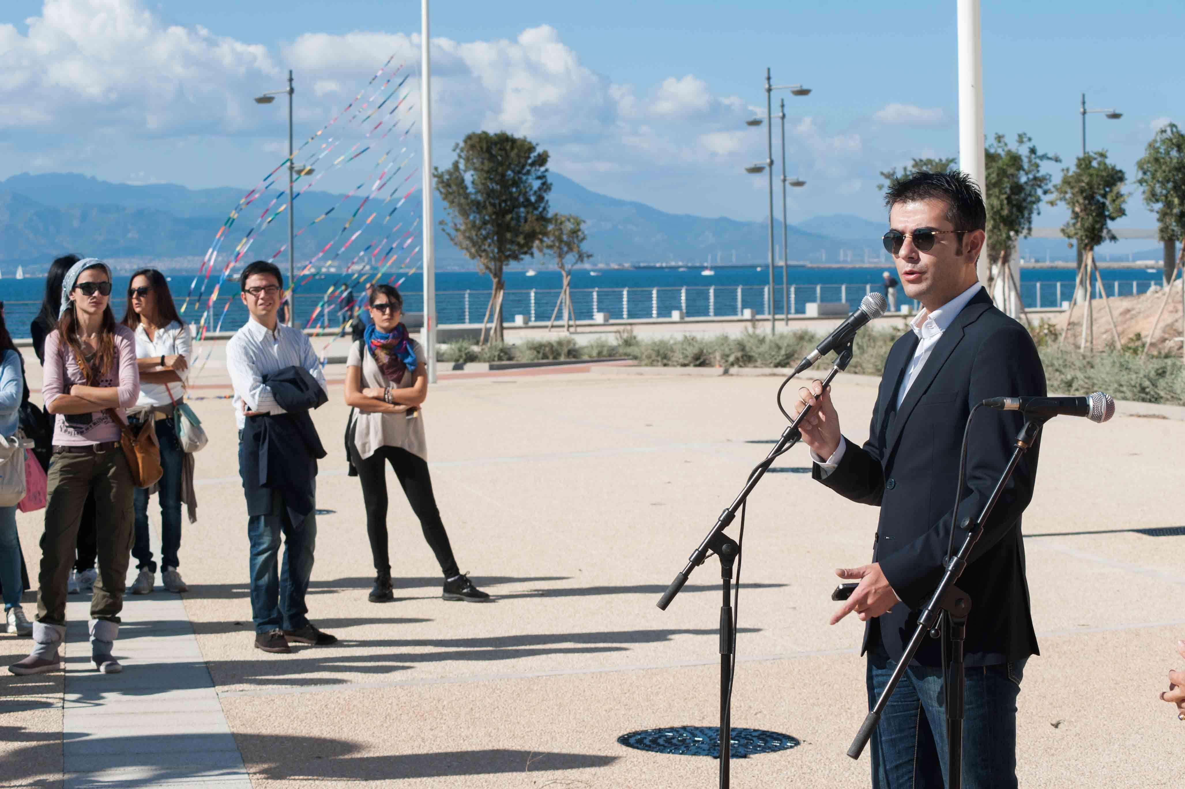 Il sindaco Massimo Zedda inaugura la passeggiata sul lungomare Sant'Elia