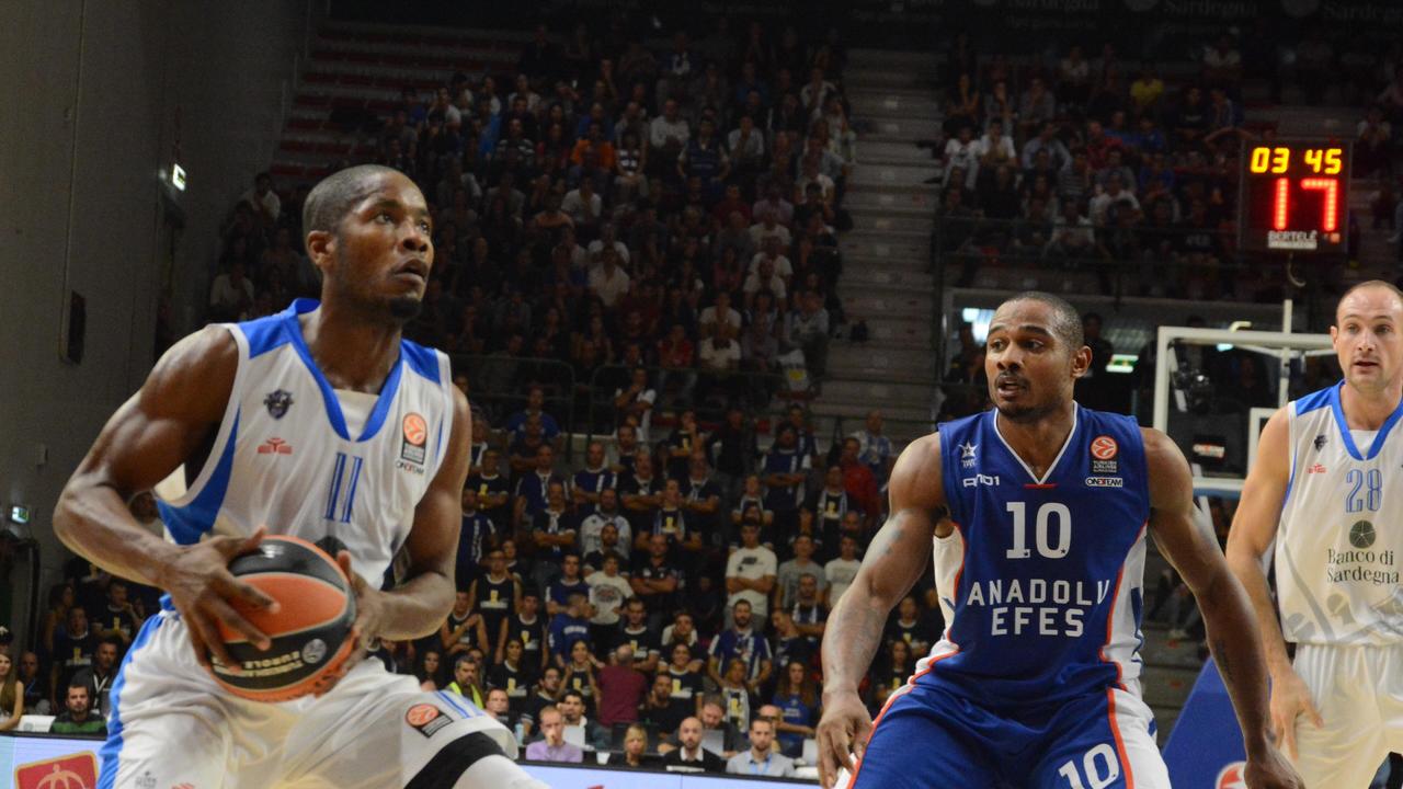 Jerome Dyson in azione contro l'Efes Istanbul al Palaserradimigni