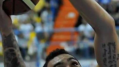 Niente Nba, Gordon tagliato
