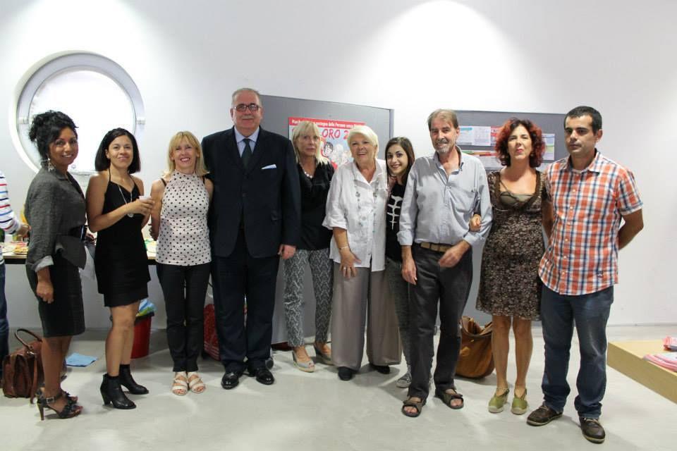 Un gruppo dell’associazione Libere energie con il sindaco Gianni Giovannelli