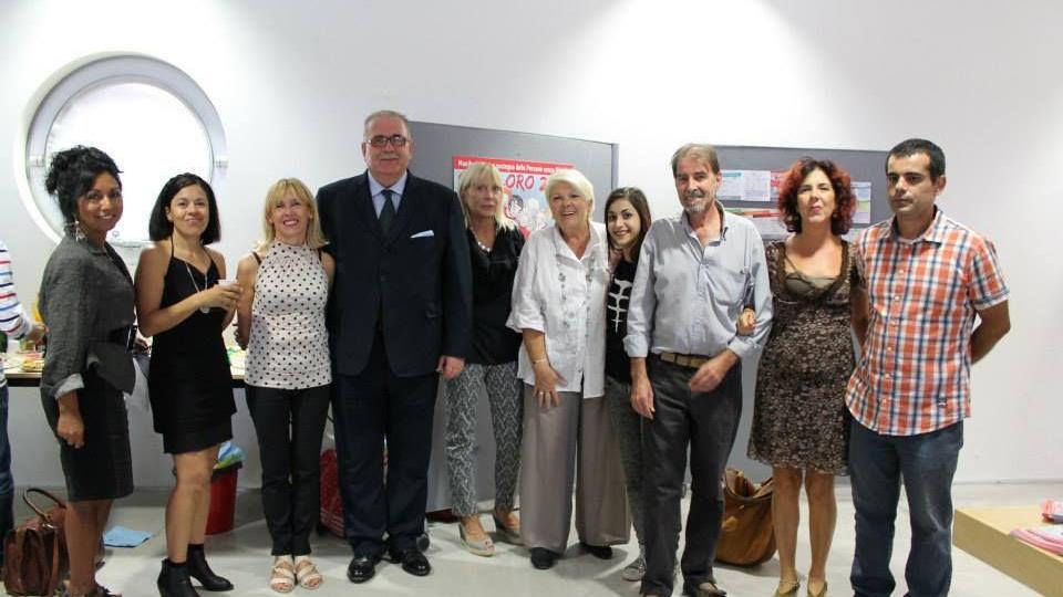 Un gruppo dell’associazione Libere energie con il sindaco Gianni Giovannelli