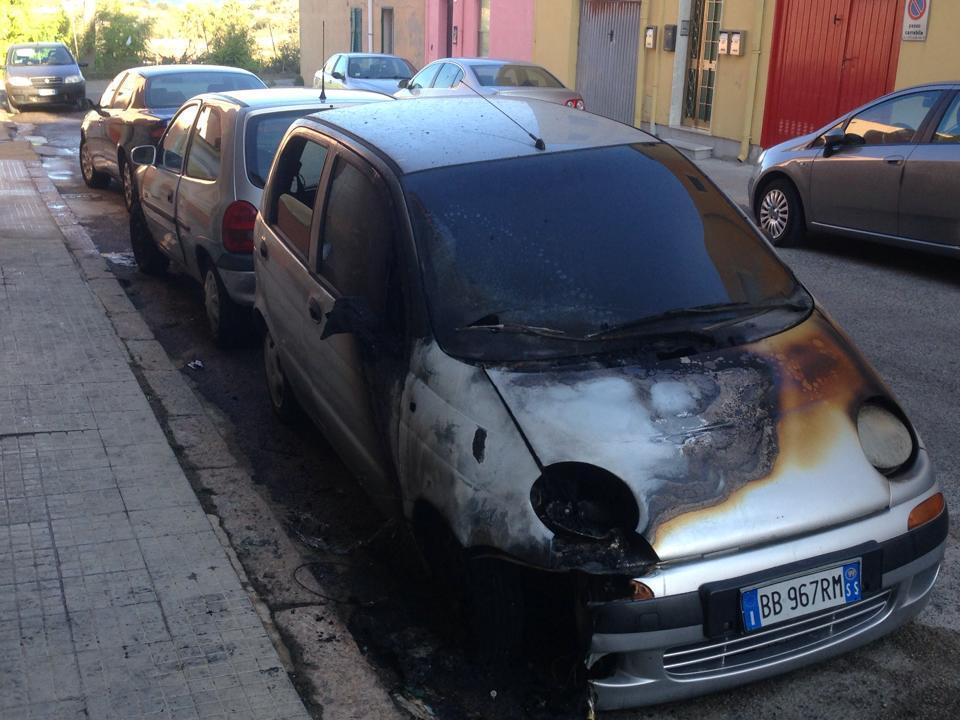 Una delle due auto prese di mira dagli attentatori