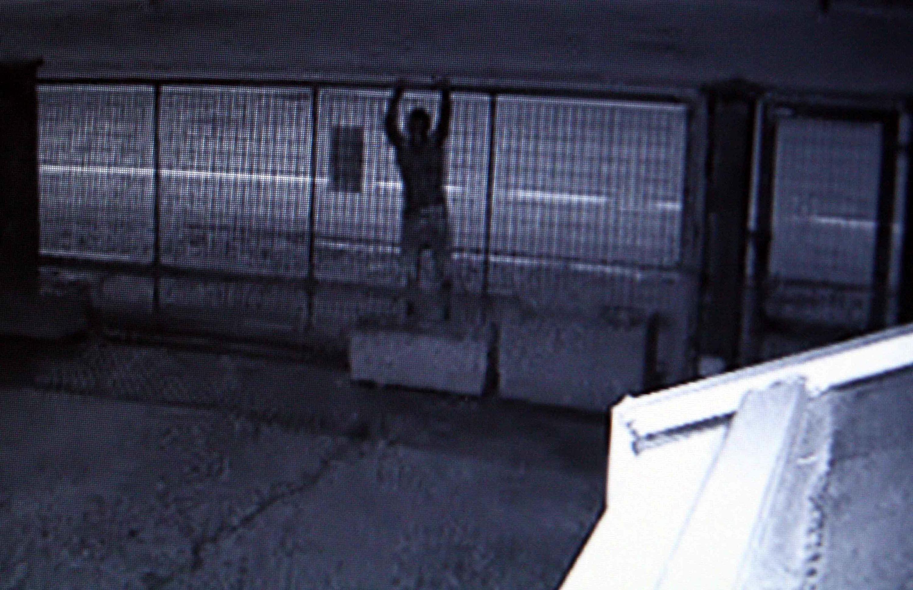 L'agonia di Said Belamel ripresa dalle telecamere a circuito chiuso della piccola-media industria