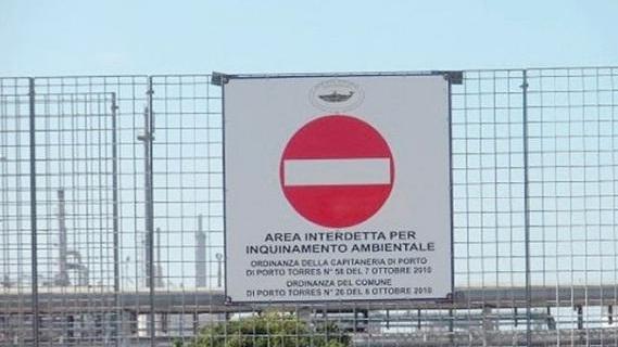L'ordinanza della Capitaneria di Porto che vieta l'ingresso nell'area della Darsena