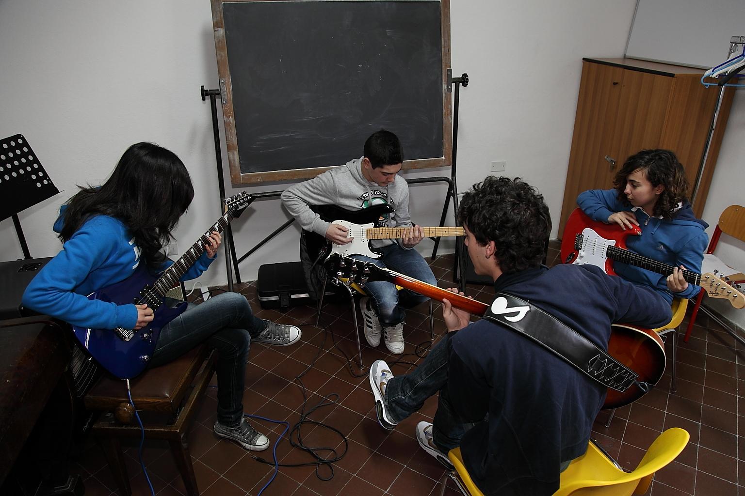 Alcuni allievi dell'istituto Giuseppe Verdi