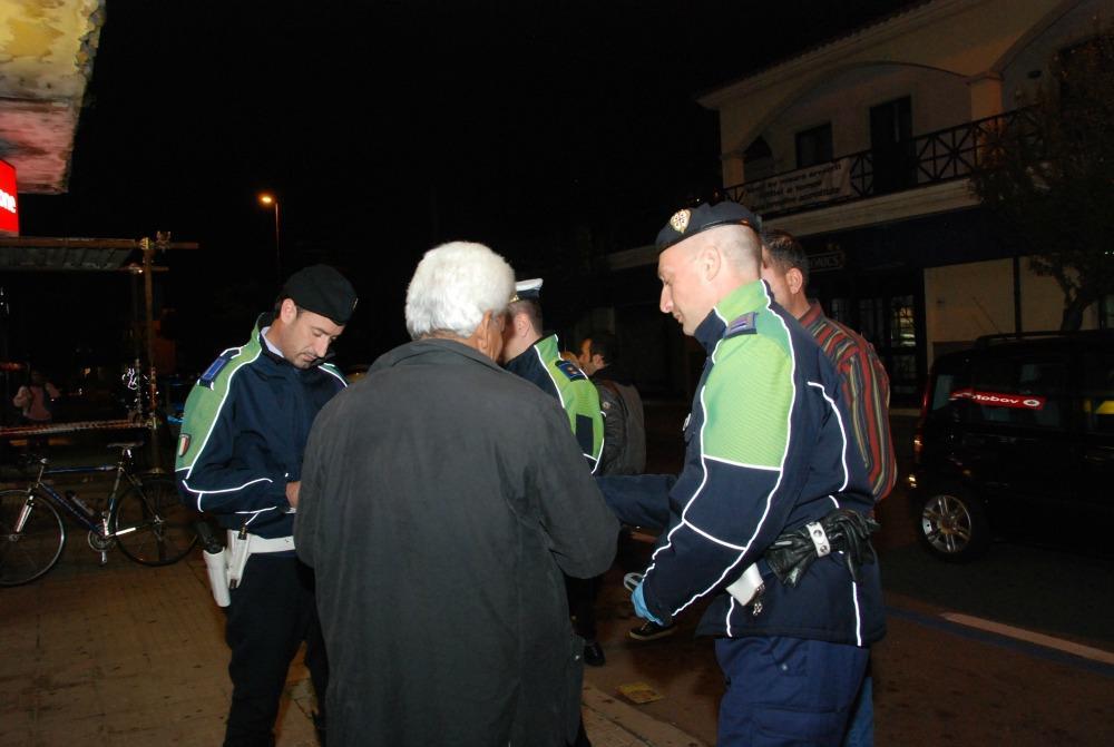 La polizia locale moltiplica i servizi di vigilanza in via Vittorio Veneto