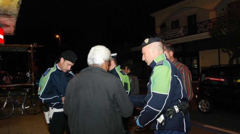 La polizia locale moltiplica i servizi di vigilanza in via Vittorio Veneto