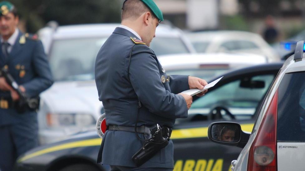Blitz della guardia di finanza a caccia di merce contraffatta