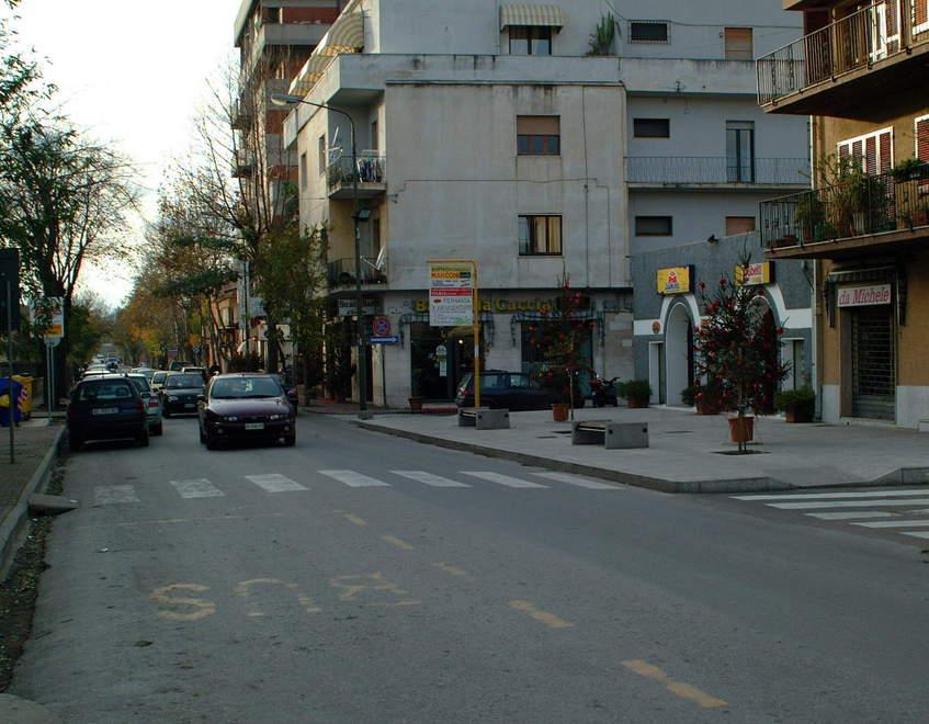 Allarme sicurezza in via Vittorio Veneto 