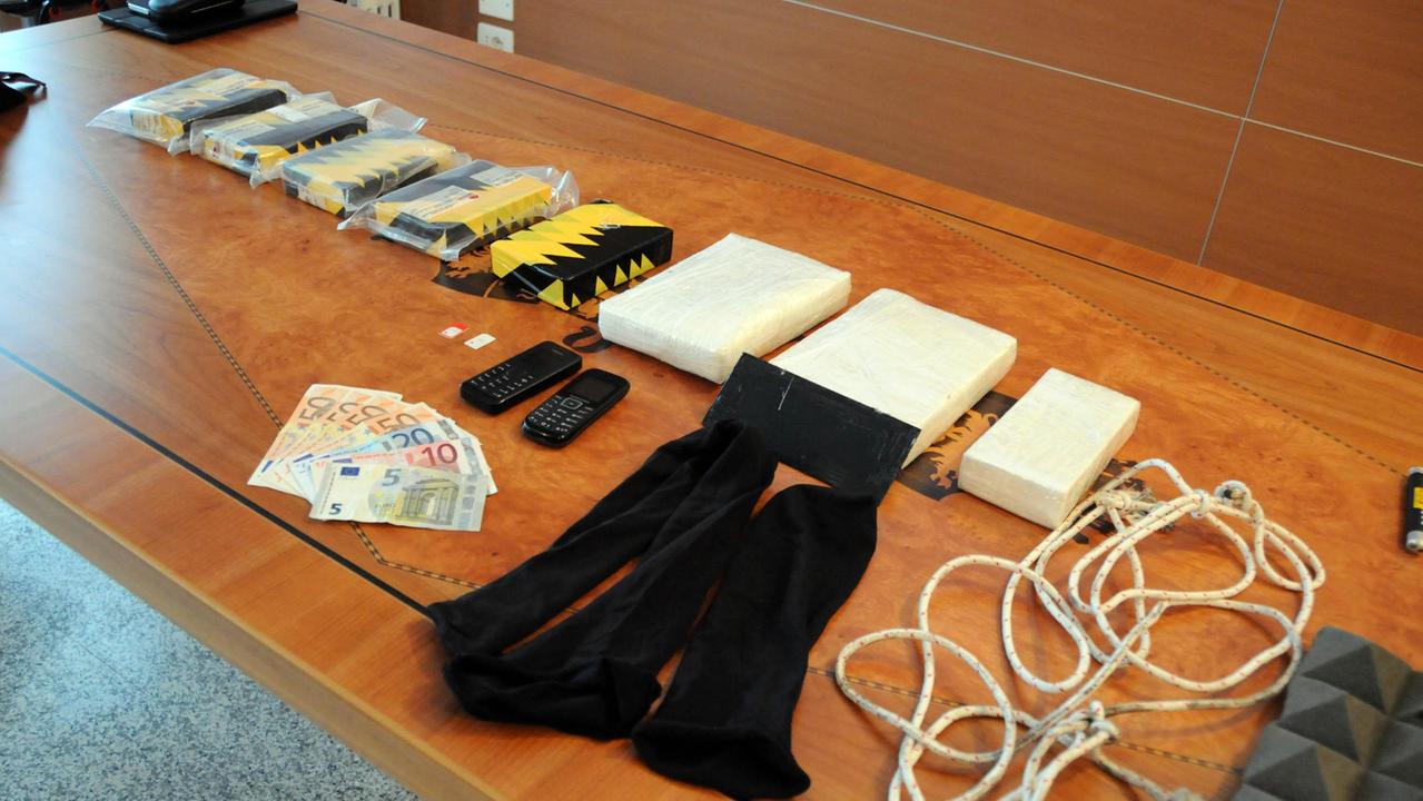 La droga sequestrata al corriere albanese