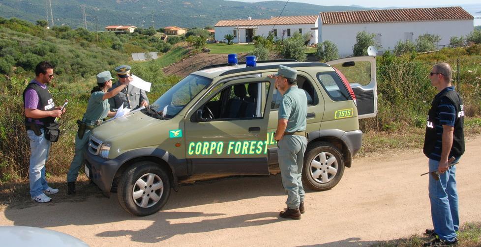 Abusi edilizi, nei guai 52 falsi agricoltori 