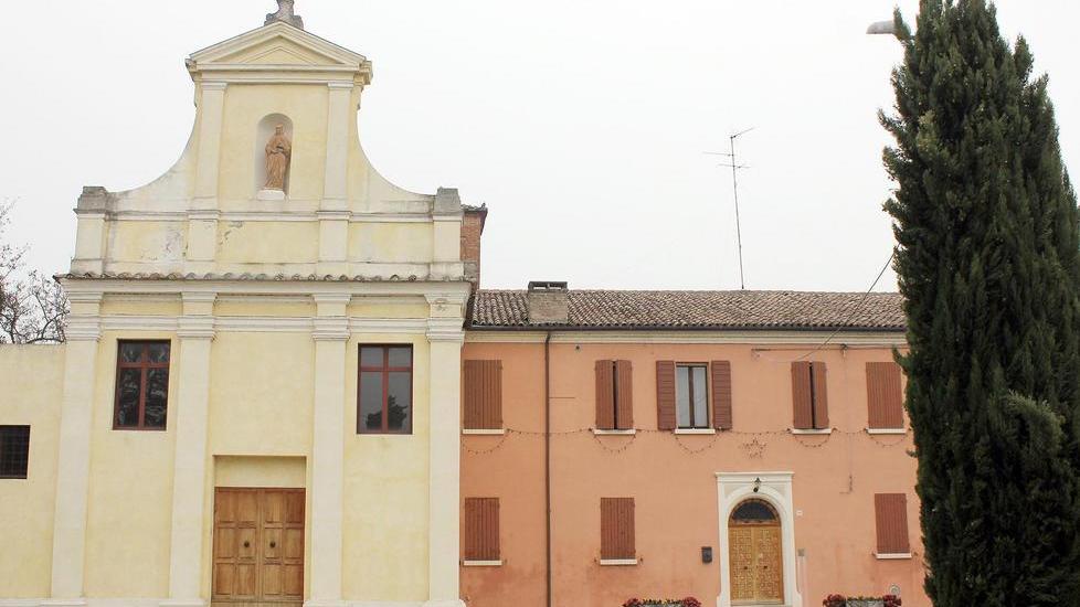 Ladri rubano in canonica