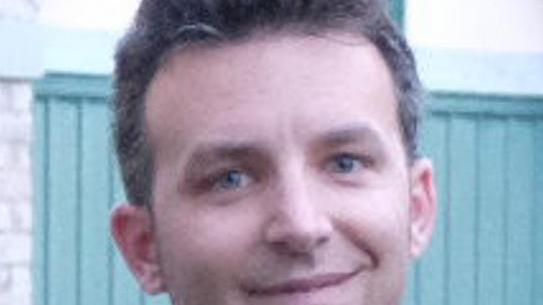 Cimiteri, crolla il tetto della chiesetta nel cimitero