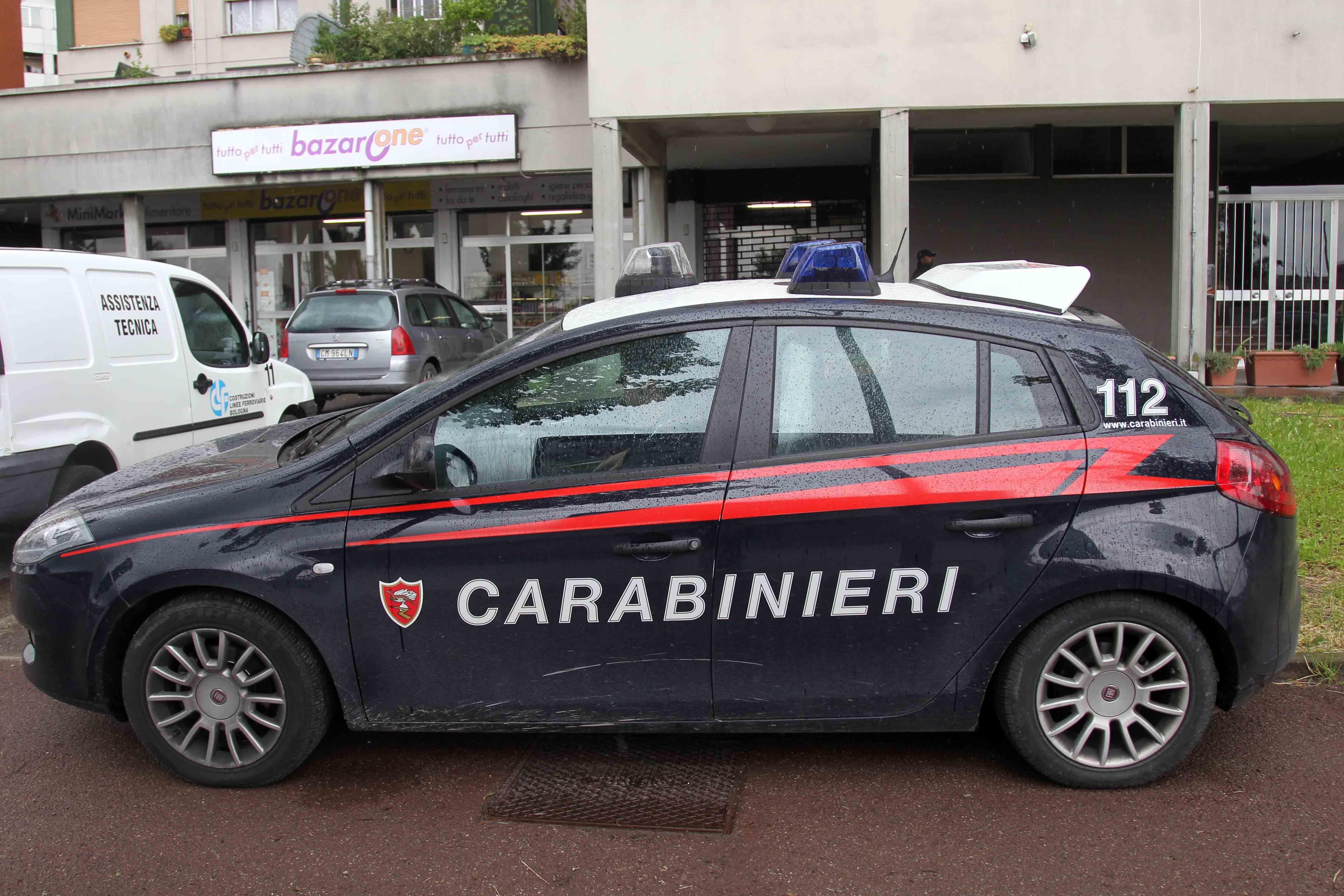 In caserma per chiedere i documenti: arrestato