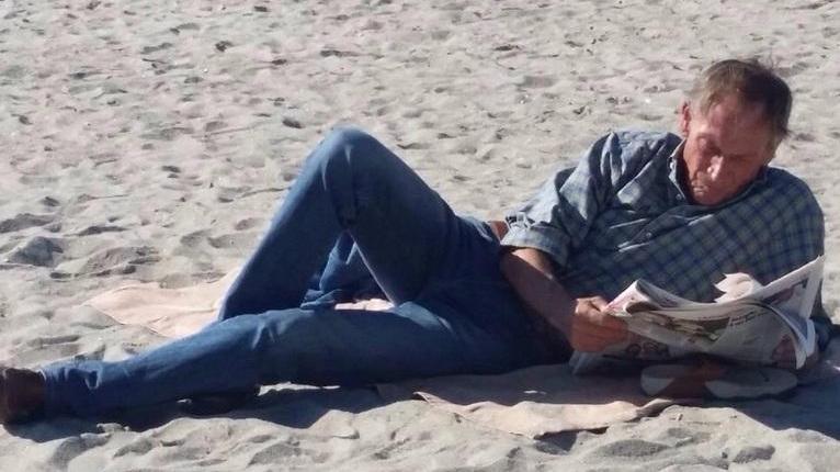 Zdenek Zeman si rilassa al Poetto