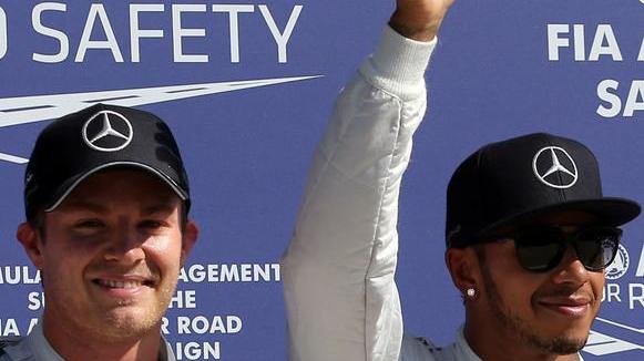 La coppia Mercedes divisa da 17 punti