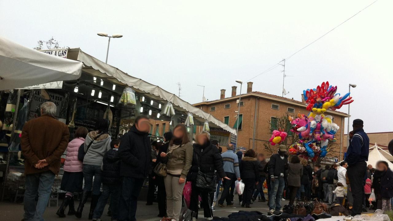 A San Simone invasione di abusivi con tanto di vedette
