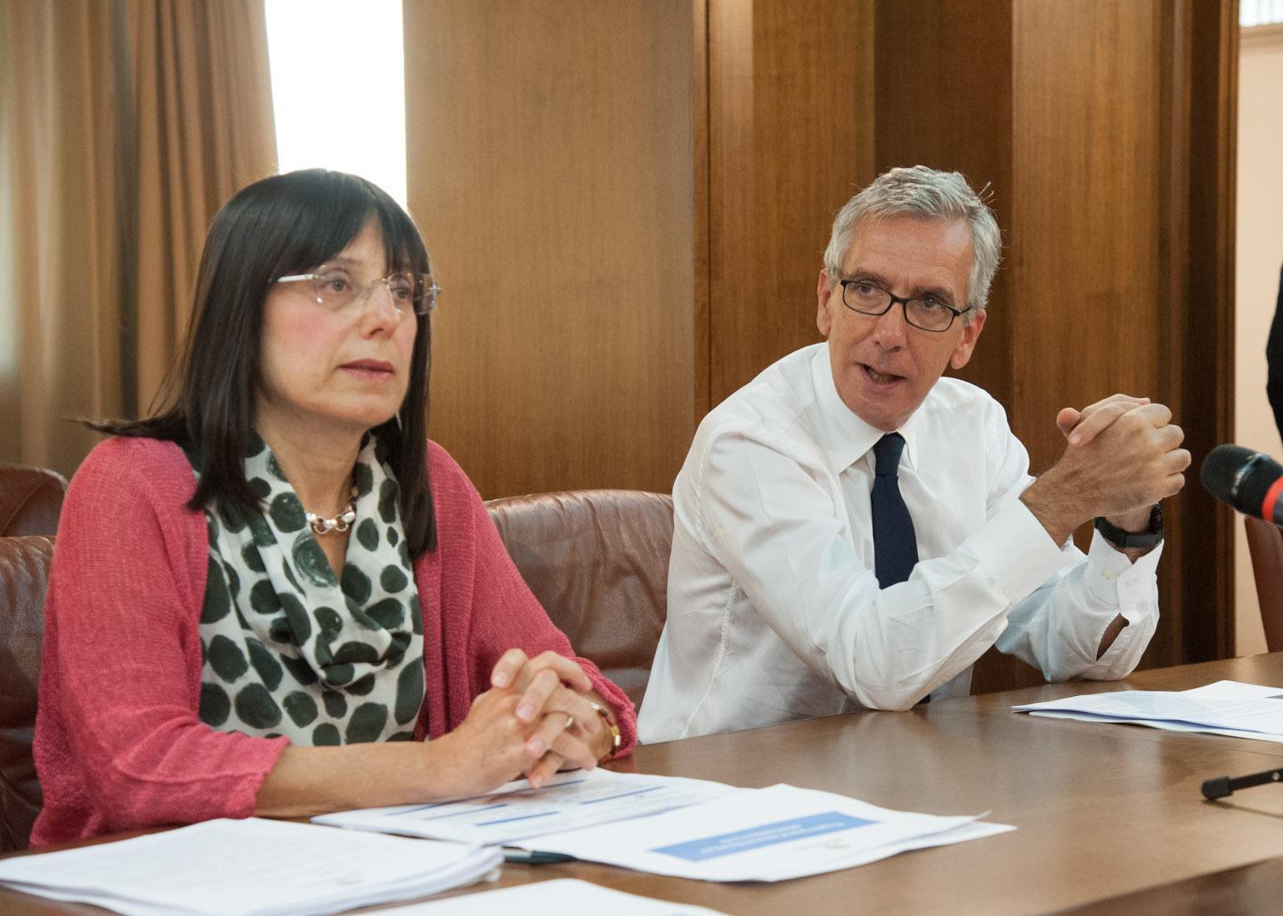 L'assessore regionale all'Ambiente, Donatella Spano, e il governatore Francesco Pigliaru