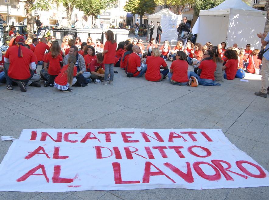 Incatenati per il diritto al lavoro 