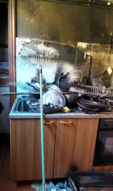 Un tegame provoca un incendio 