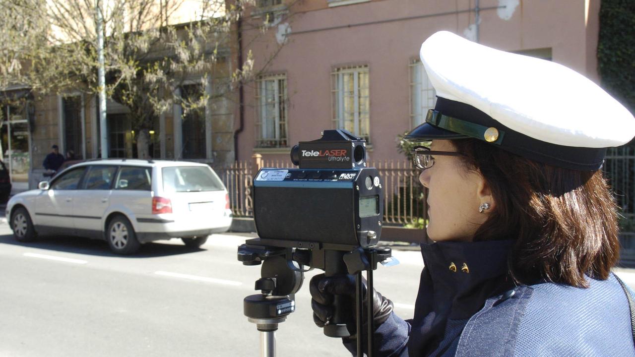 Auto “fuorilegge”: per la Municipale arriva il telelaser