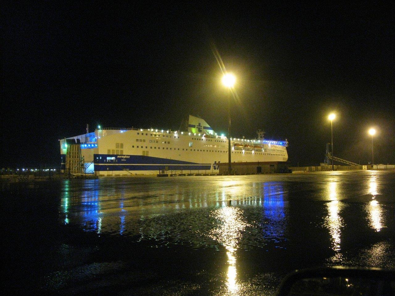 Un traghetto della Tirrenia