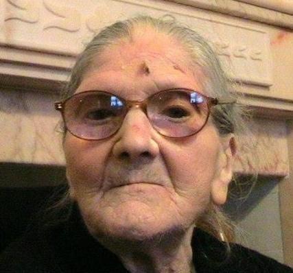 Mamoiada festeggia i 101 anni di tzia Annihedda Mele