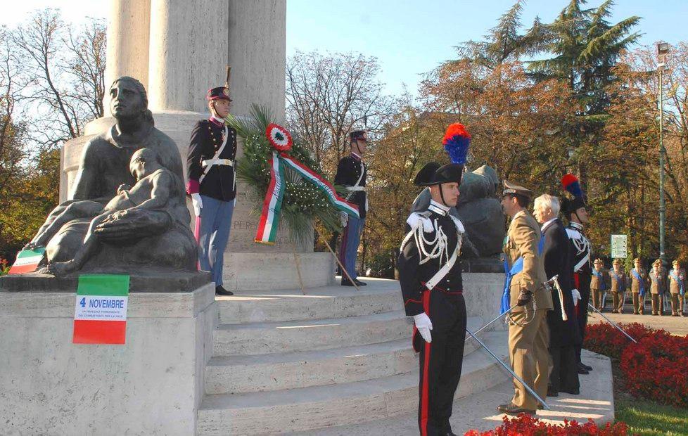 Museo e corone per i Caduti 