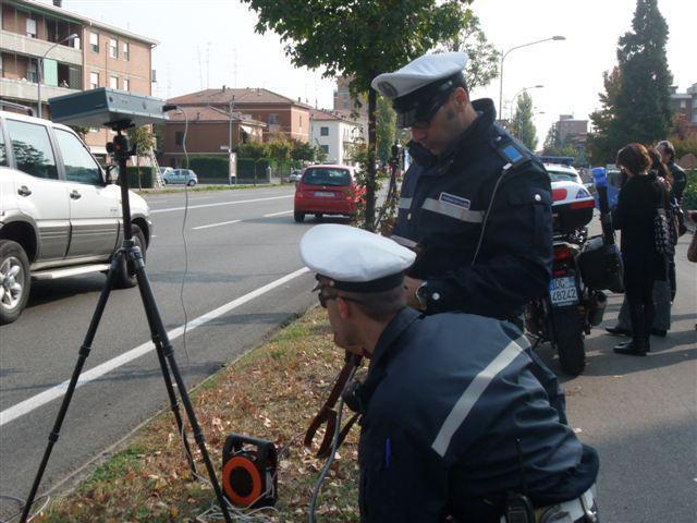 In tangenziale a 120 km/h: raffica di multe