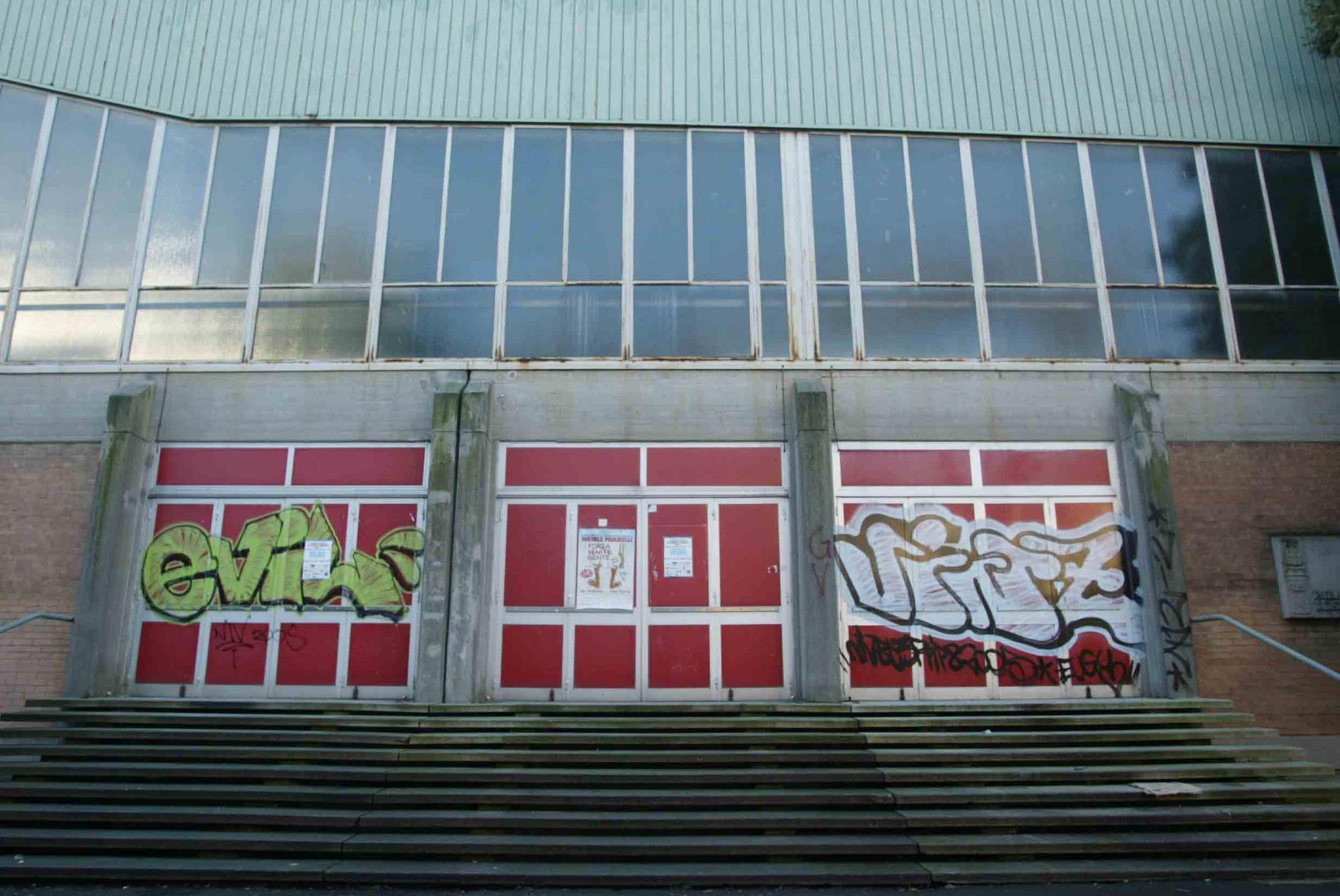 "Meno rotonde, più palasport" e Del Bue s’infuria 