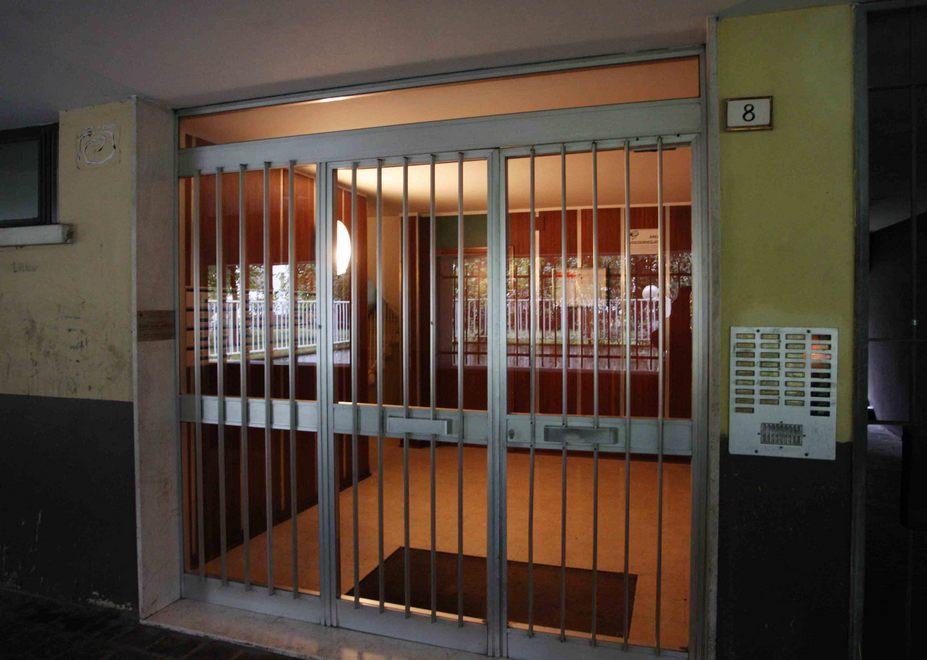 Due arresti della polizia grazie ai residenti 