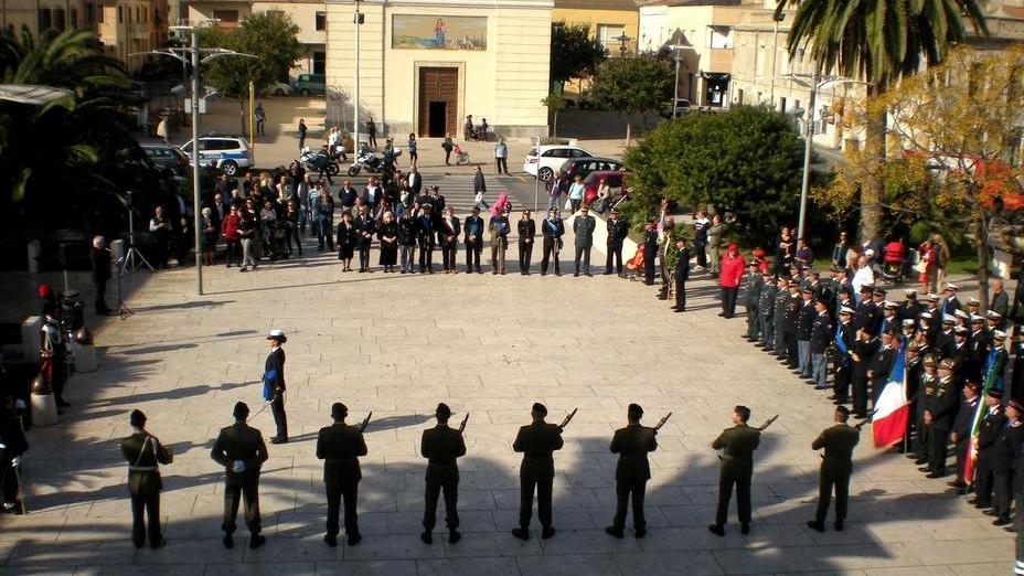 Alzabandiera in onore dell’Unità e delle forze armate