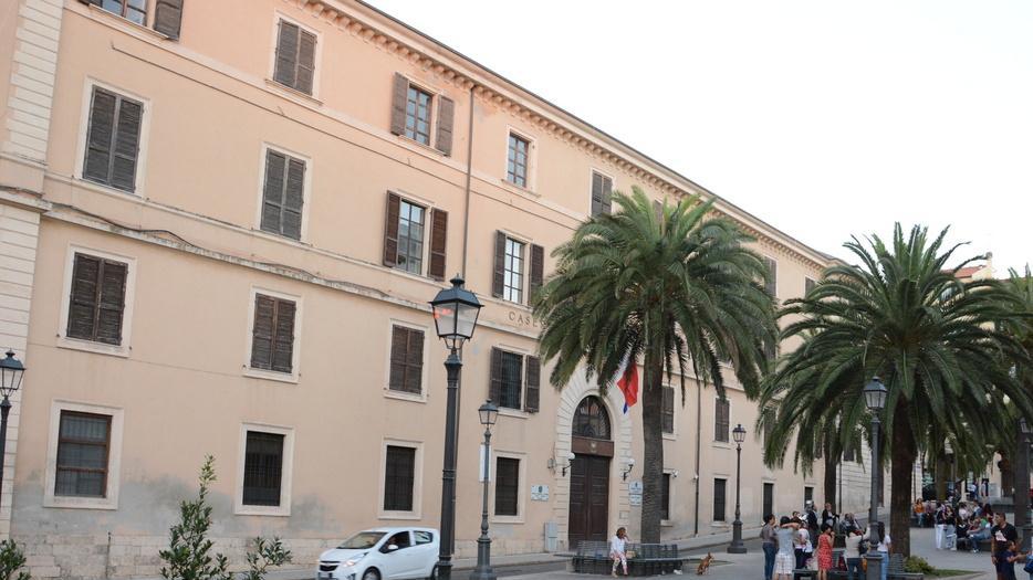 «Il campus universitario? Si faccia in piazza Castello»
