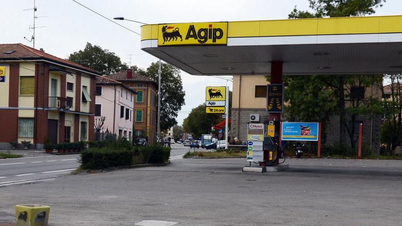 Chiude la stazione di servizio «Fare benzina è un’impresa»