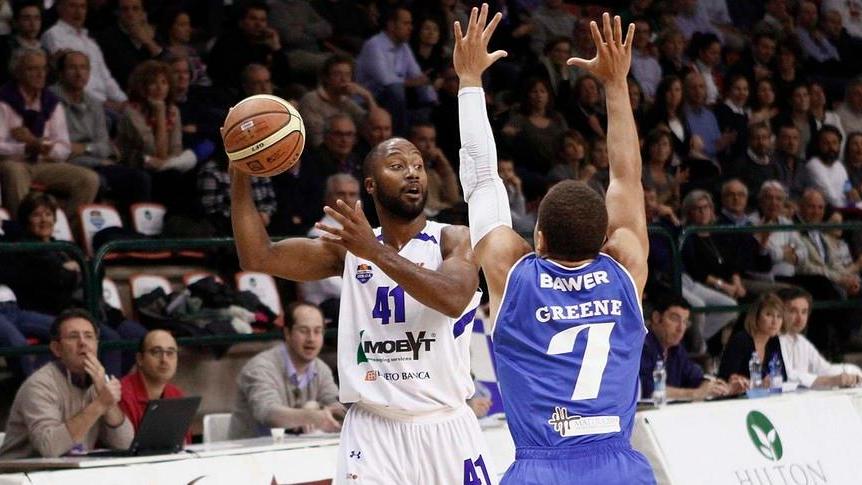 Hasbrouck compatta la Mobyt: «Dobbiamo essere una squadra»