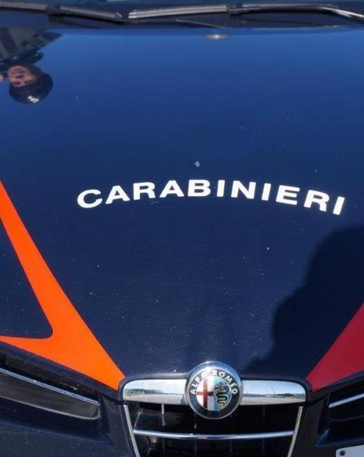 Raid nella notte, bruciata un’auto 