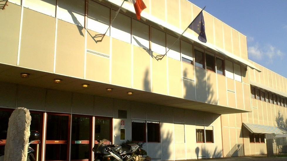 Marconi, acqua dal tetto settecento studenti a casa