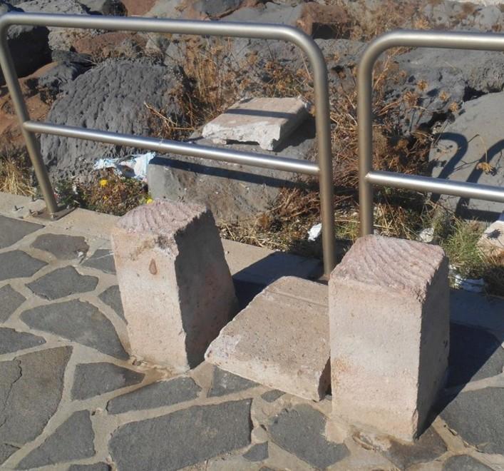 Raid vandalico Ne fa le spese una panchina