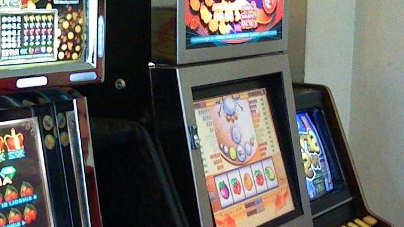 Assalto alle slot, caccia ai rapinatori del circolo Power