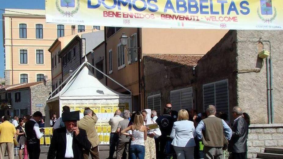 Turismo e tradizioni Luras punta ancora su “Domos Abbeltas”