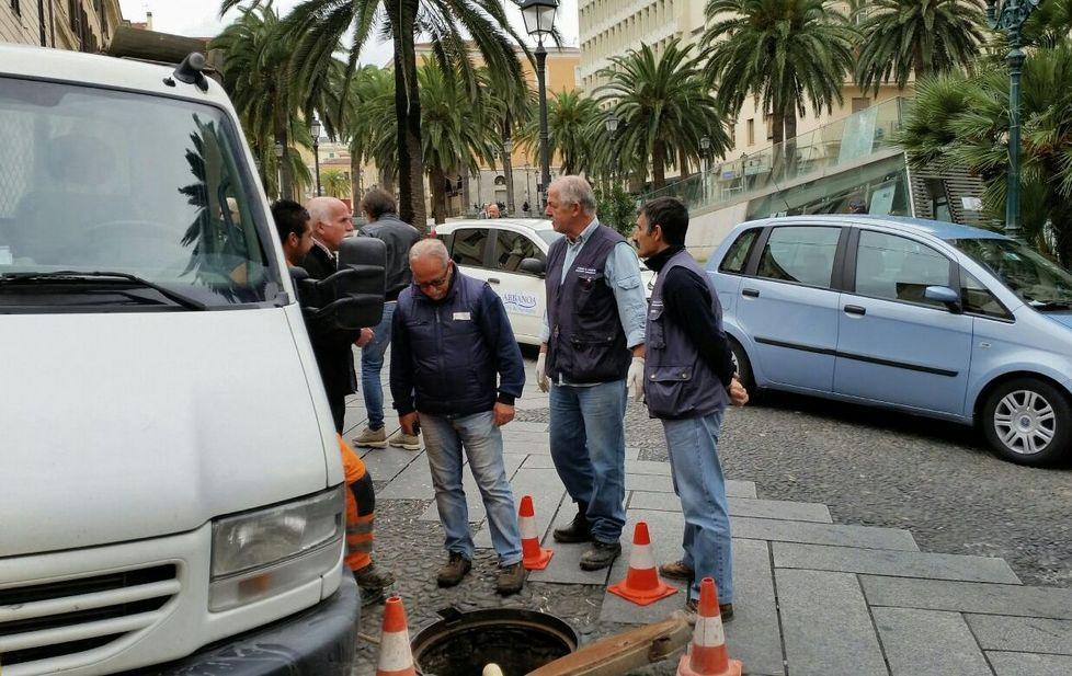 Si rompe una tubatura, acqua sulle rovine del castello 