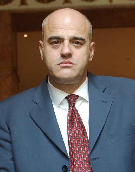 Due brutte notizie per il petrolchimico 