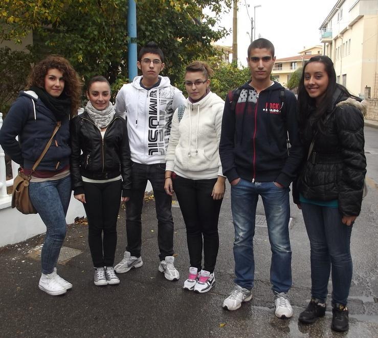 In piazza gli studenti pendolari 