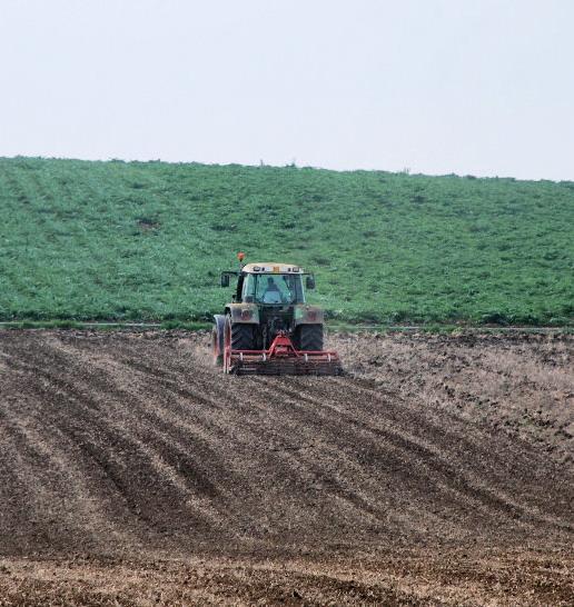 Un trattore in campagna