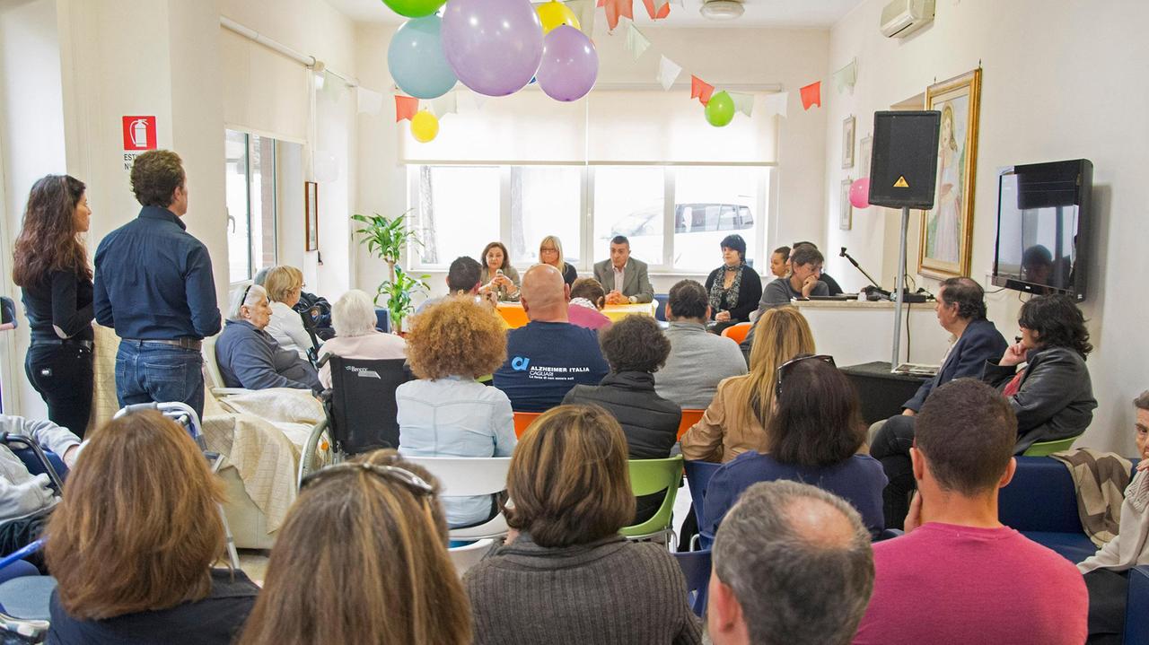 La presentazione dell'iniziativa Alzheimer Cafè in via Padova 1 a Cagliari