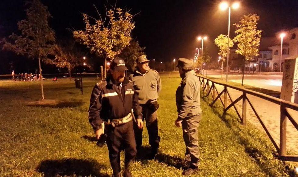 Agenti e volontari controllano strade e parchi di notte
